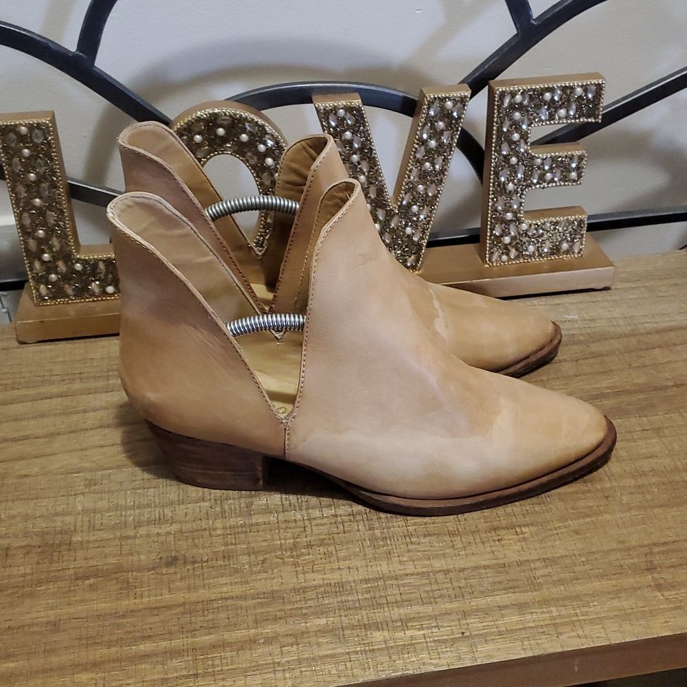 Free People Charm Double V Tan Buttery Soft Leather Slip On Booties US 8.5 Boho - Picture 2 of 10